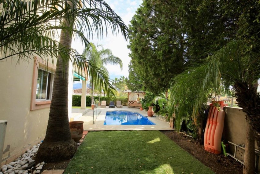 R5061856-Villa-For-Sale-Guadalmina-Alta-Detached-7-Beds-541-Built-8