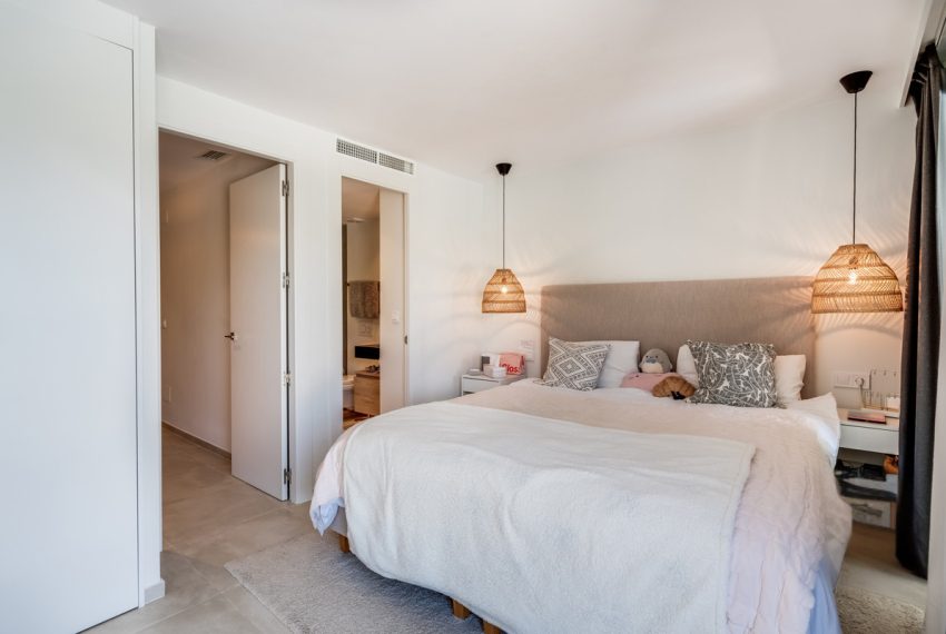 R5061901-Villa-For-Sale-Nueva-Andalucia-Detached-4-Beds-226-Built-16