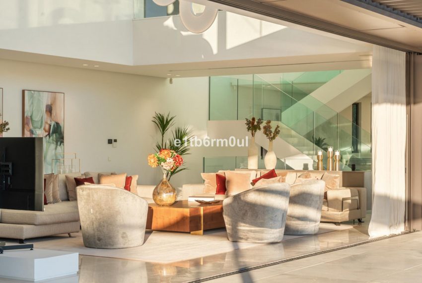 R5061943-Villa-For-Sale-La-Quinta-Detached-5-Beds-642-Built-1