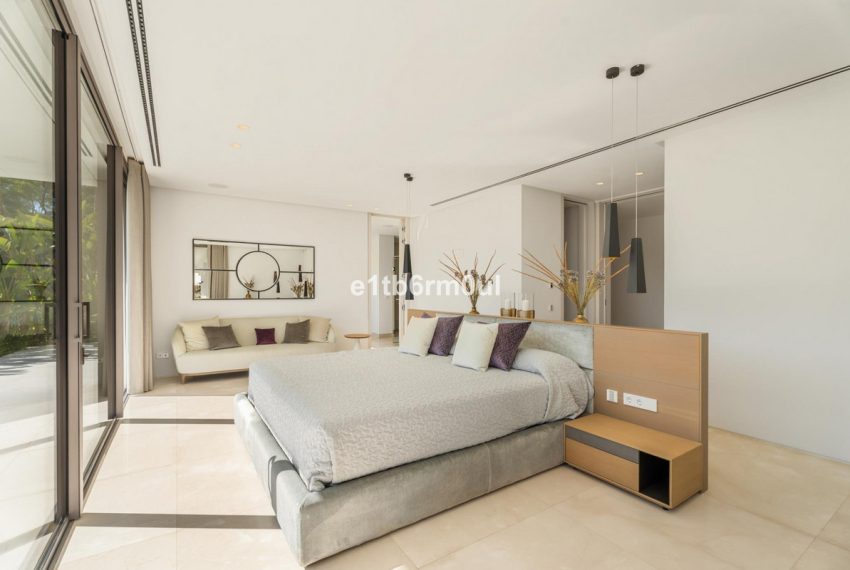 R5061943-Villa-For-Sale-La-Quinta-Detached-5-Beds-642-Built-8