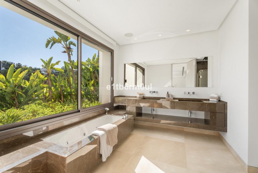 R5061943-Villa-For-Sale-La-Quinta-Detached-5-Beds-642-Built-9