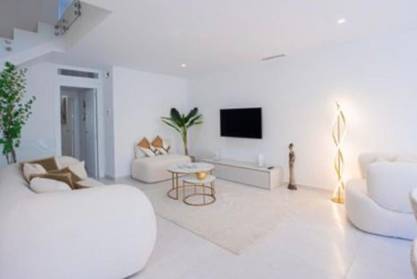 R5062117-Townhouse-For-Sale-Aloha-Terraced-4-Beds-223-Built-1