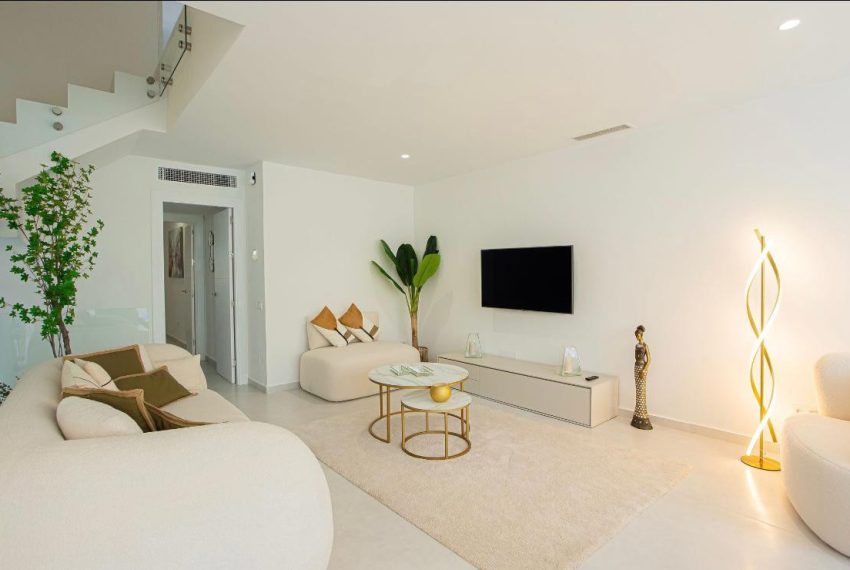 R5062117-Townhouse-For-Sale-Aloha-Terraced-4-Beds-223-Built-2