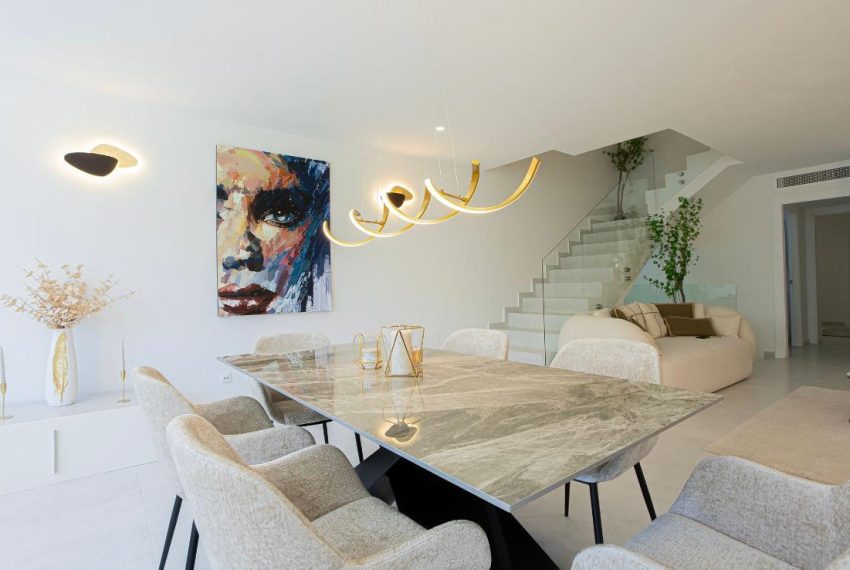 R5062117-Townhouse-For-Sale-Aloha-Terraced-4-Beds-223-Built-4