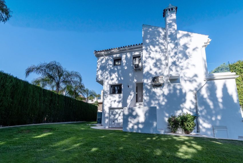 R5063281-Villa-For-Sale-Marbella-Detached-4-Beds-180-Built-4