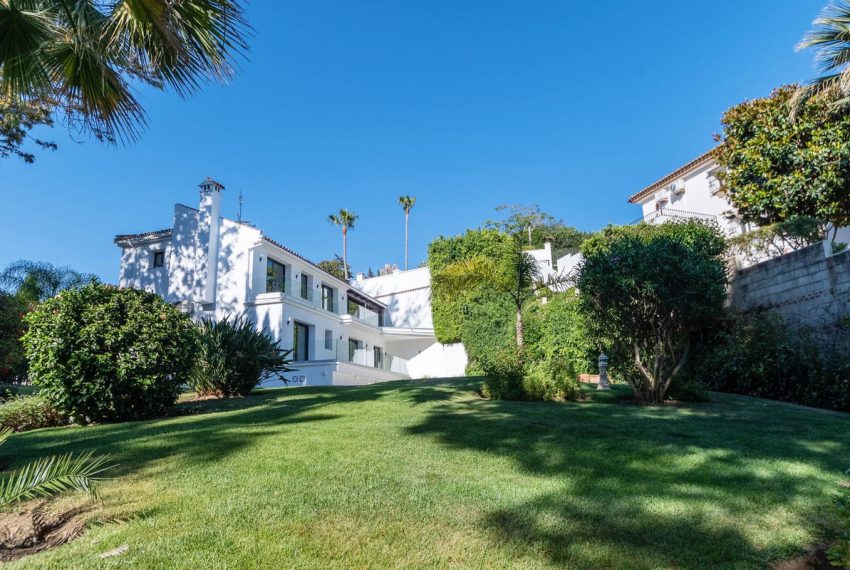R5063281-Villa-For-Sale-Marbella-Detached-4-Beds-180-Built