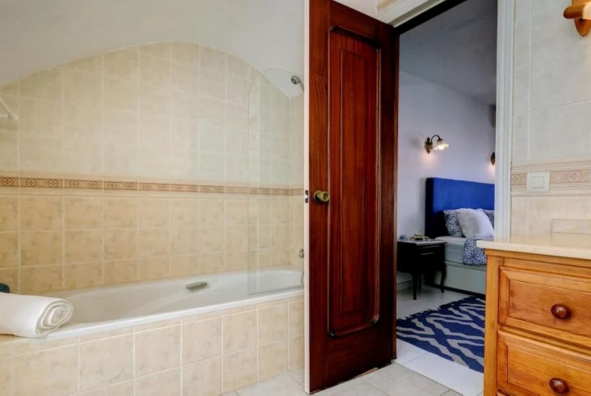 R5063374-Apartment-For-Sale-Estepona-Penthouse-5-Beds-260-Built-11