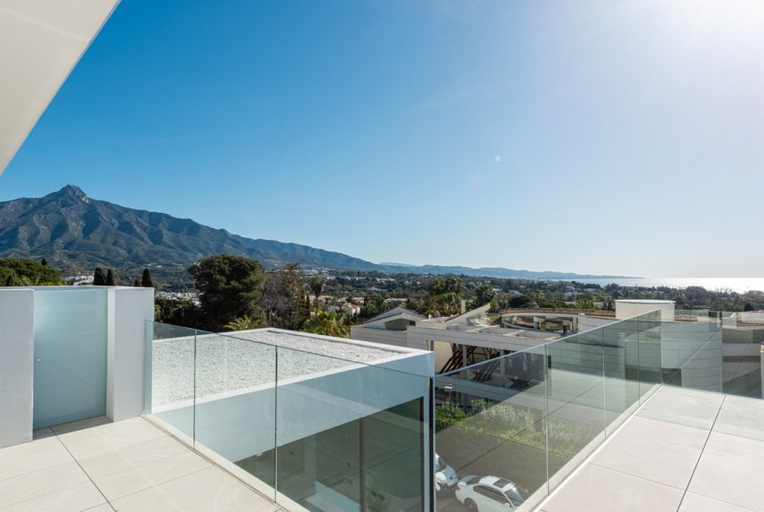 R5063695-Villa-For-Sale-Nueva-Andalucia-Semi-Detached-3-Beds-589-Built-2
