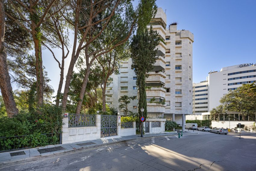 R5063749-Apartment-For-Sale-The-Golden-Mile-Middle-Floor-2-Beds-130-Built-11