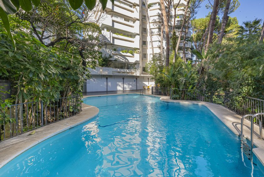 R5063749-Apartment-For-Sale-The-Golden-Mile-Middle-Floor-2-Beds-130-Built-6