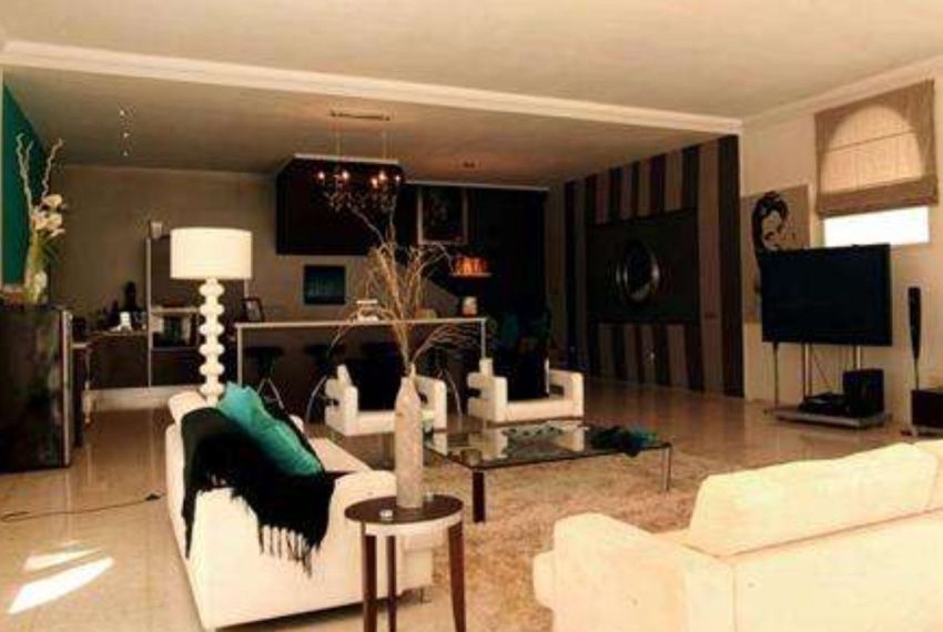 R5063872-Villa-For-Sale-Nueva-Andalucia-Detached-4-Beds-321-Built-1