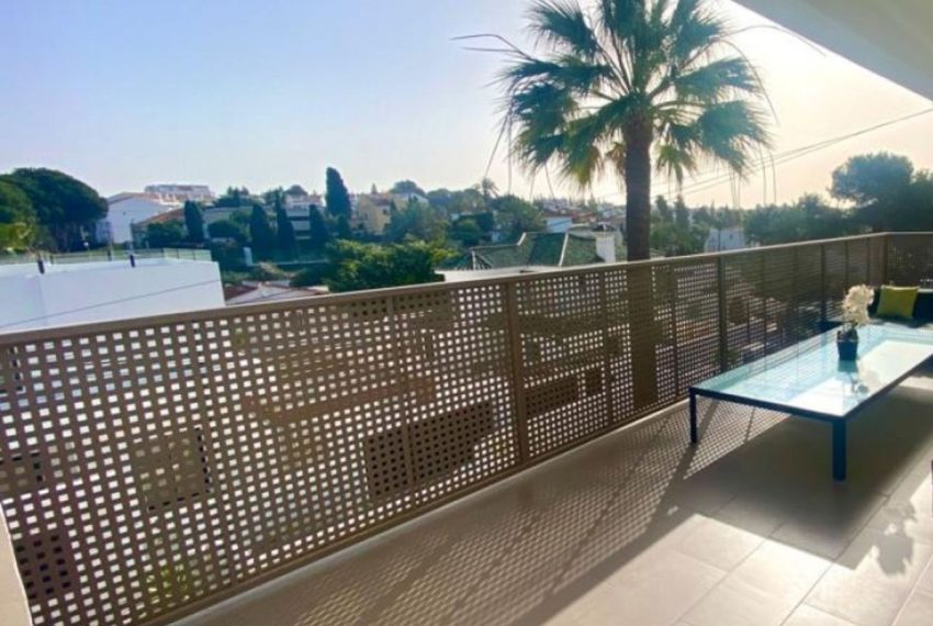 R5063872-Villa-For-Sale-Nueva-Andalucia-Detached-4-Beds-321-Built-2