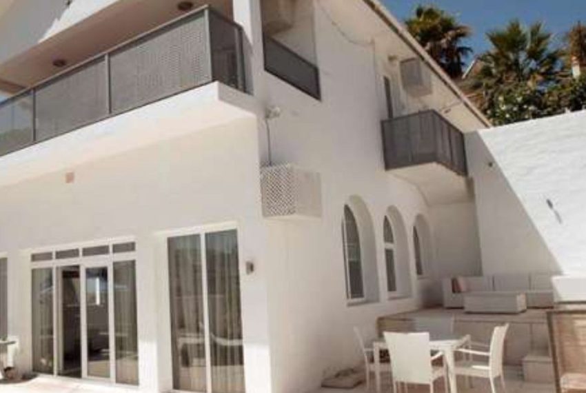 R5063872-Villa-For-Sale-Nueva-Andalucia-Detached-4-Beds-321-Built