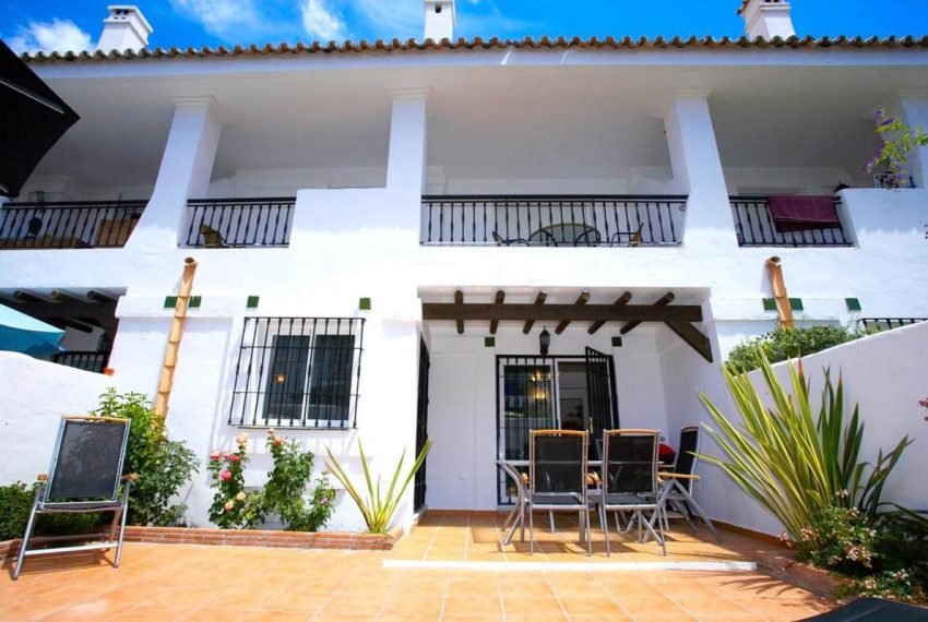 R5063956-Townhouse-For-Sale-Nueva-Andalucia-Terraced-3-Beds-151-Built-2