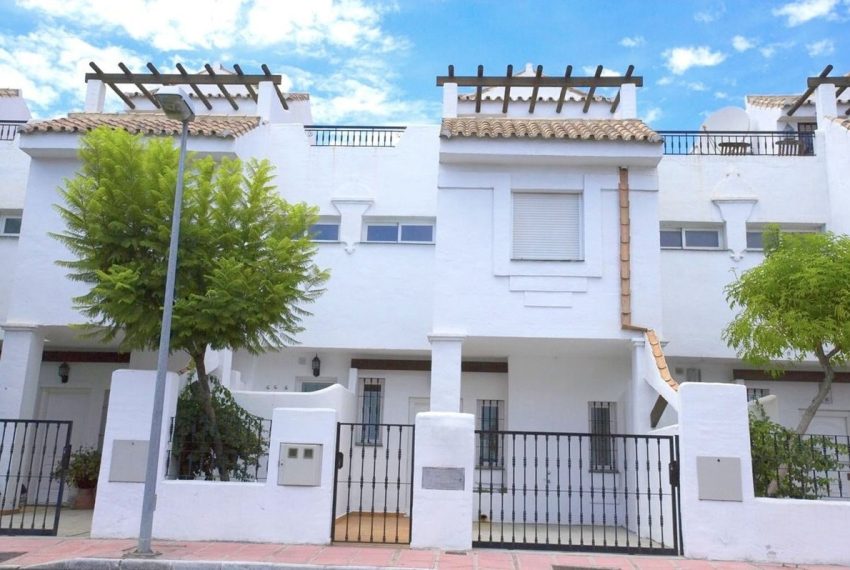 R5063956-Townhouse-For-Sale-Nueva-Andalucia-Terraced-3-Beds-151-Built