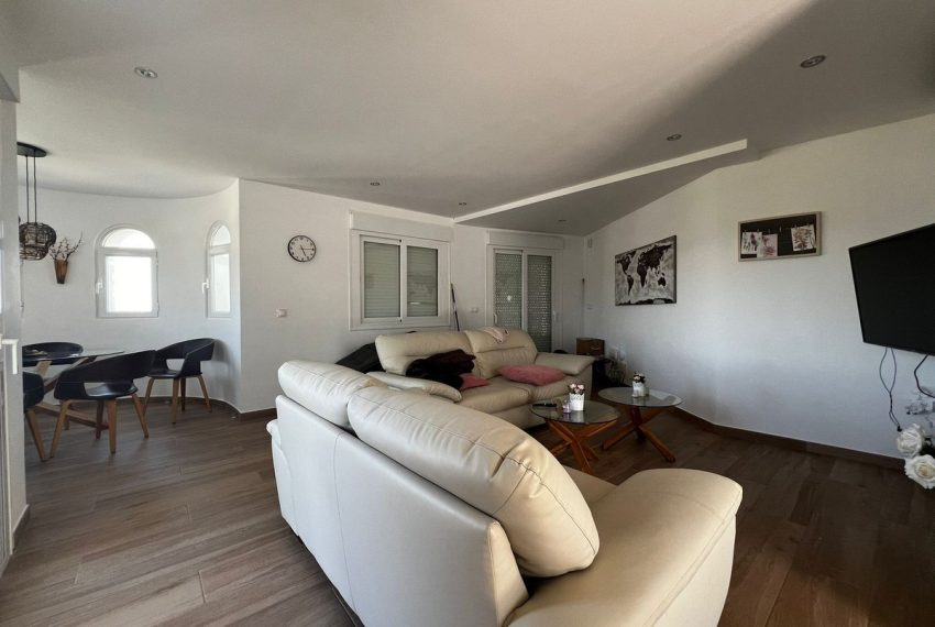R5064085-Villa-For-Sale-Estepona-Detached-4-Beds-350-Built-10