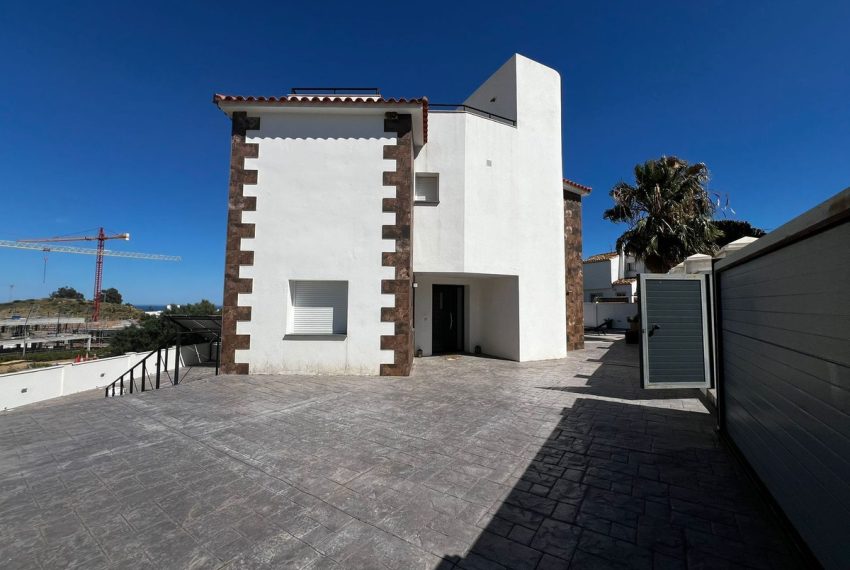 R5064085-Villa-For-Sale-Estepona-Detached-4-Beds-350-Built-5
