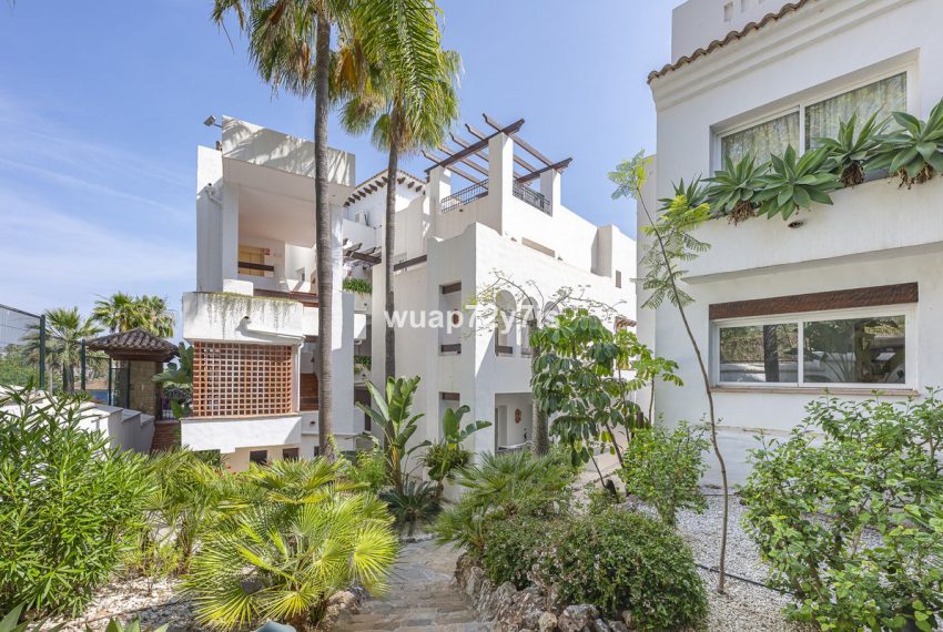 R5064091-Apartment-For-Sale-Nueva-Andalucia-Ground-Floor-3-Beds-120-Built
