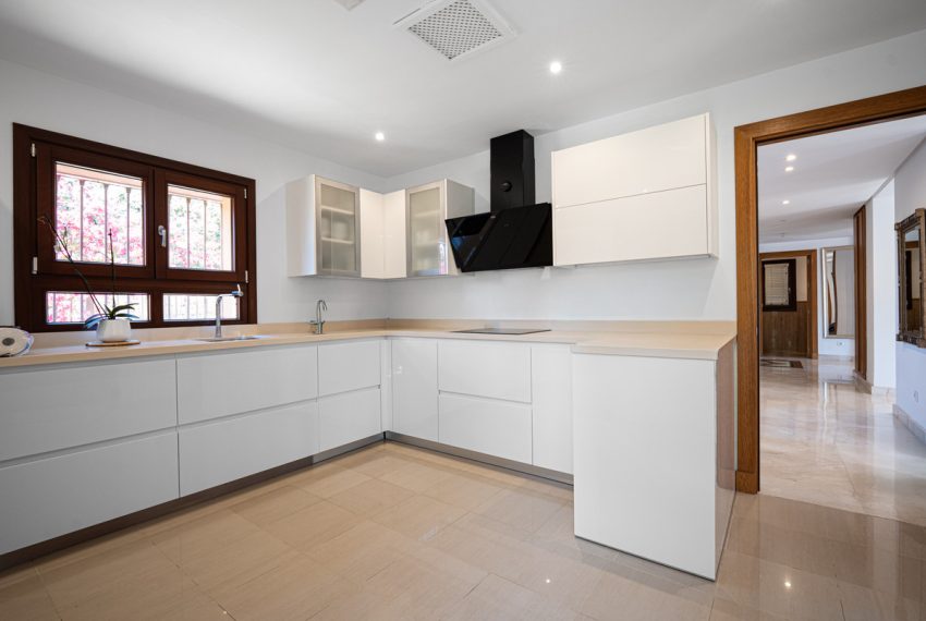 R5064244-Villa-For-Sale-The-Golden-Mile-Detached-6-Beds-666-Built-11