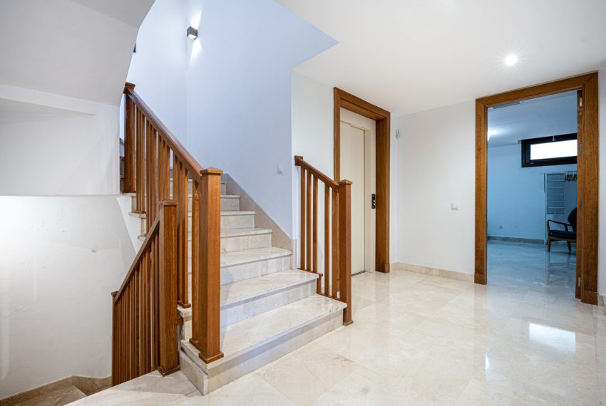 R5064244-Villa-For-Sale-The-Golden-Mile-Detached-6-Beds-666-Built-13