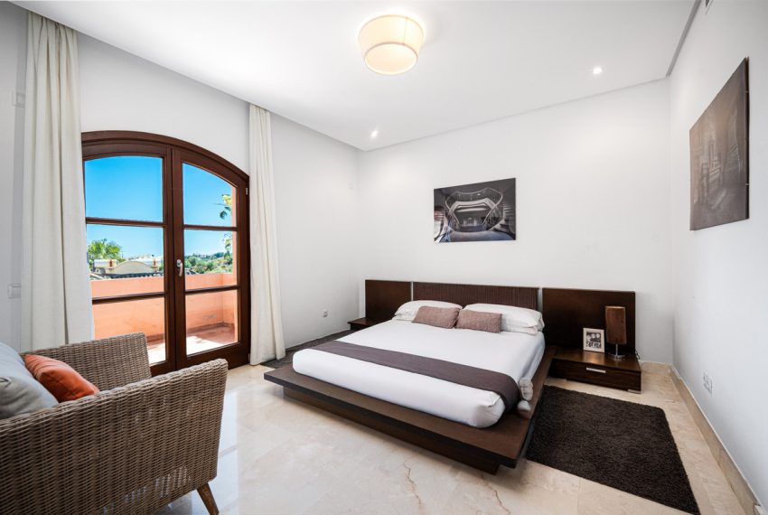 R5064244-Villa-For-Sale-The-Golden-Mile-Detached-6-Beds-666-Built-18