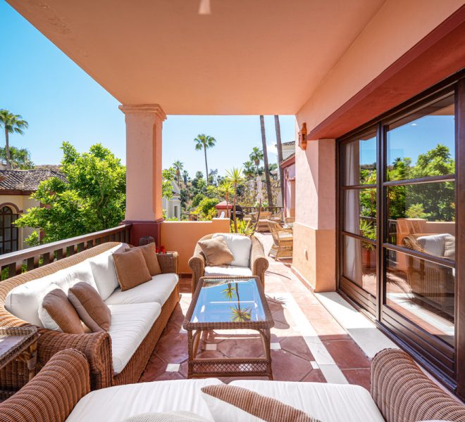 R5064244-Image 1-Detached - 6 Beds - 666 Built