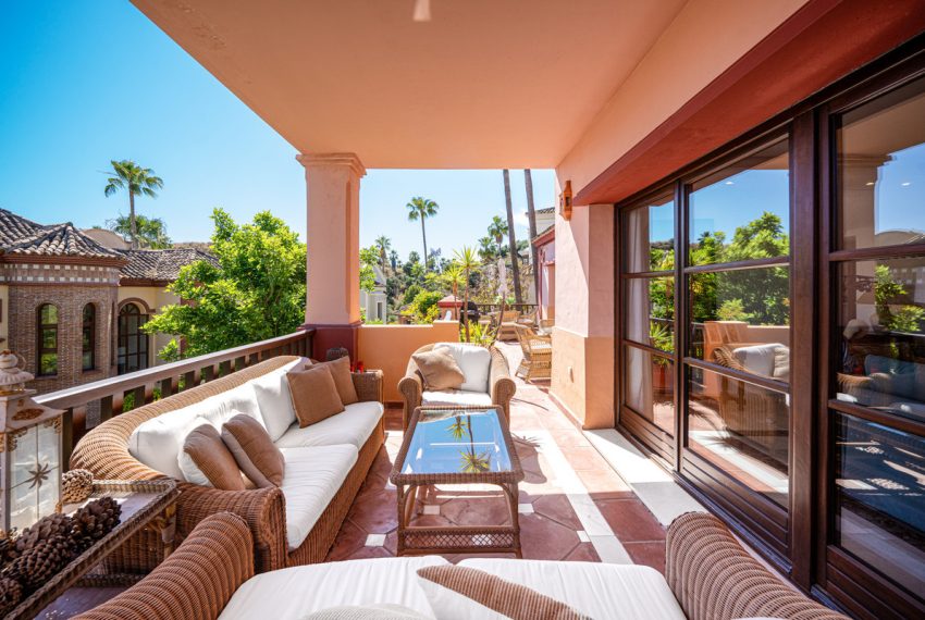 R5064244-Villa-For-Sale-The-Golden-Mile-Detached-6-Beds-666-Built