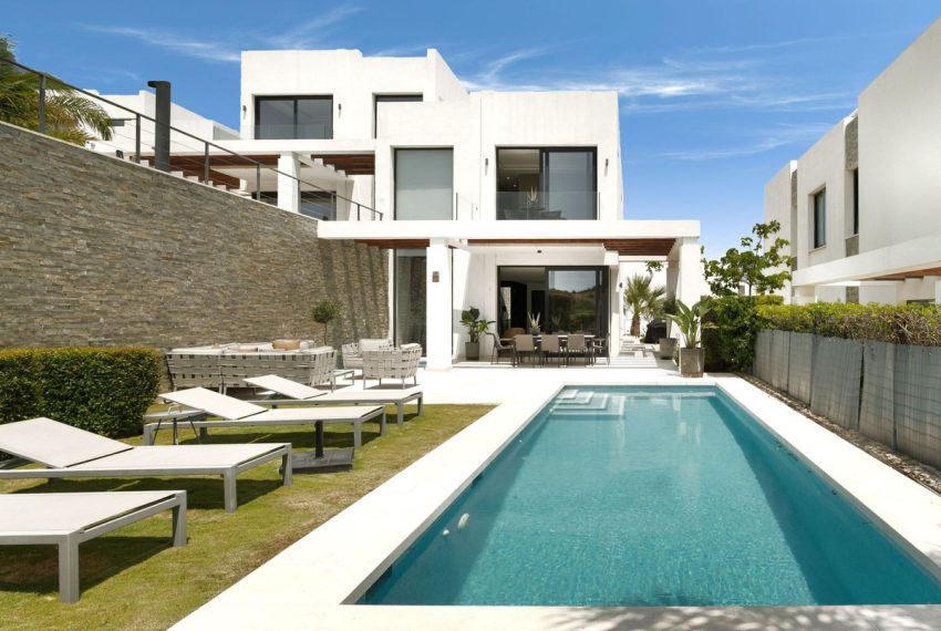 R5064280-Villa-For-Sale-Cabopino-Semi-Detached-5-Beds-314-Built