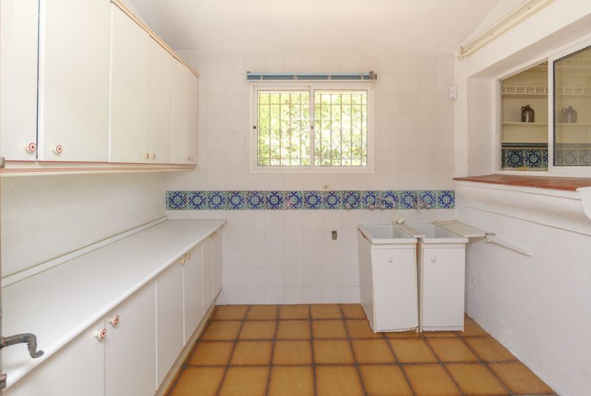 R5064568-Villa-For-Sale-Marbella-Detached-3-Beds-233-Built-11