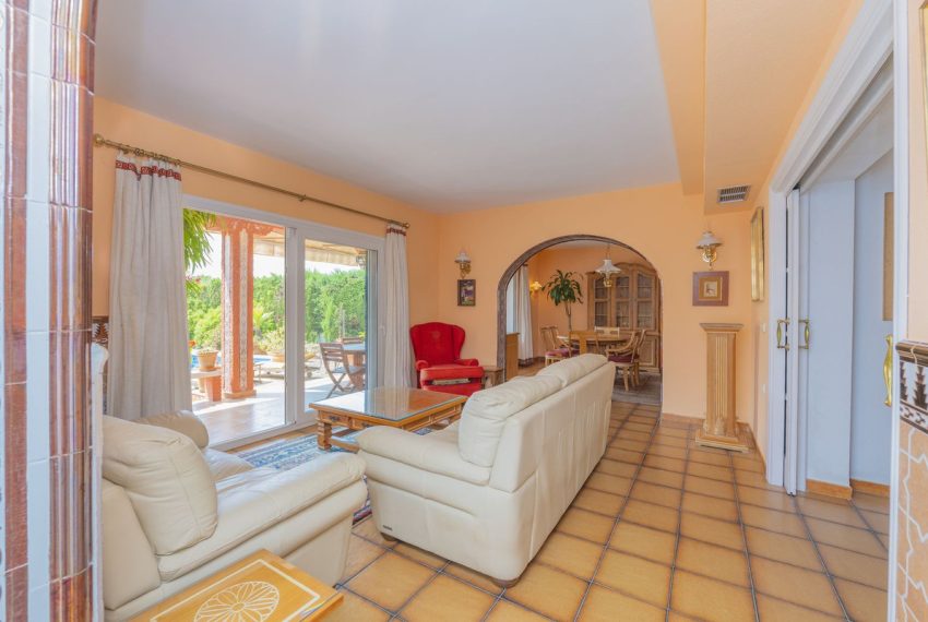 R5064568-Villa-For-Sale-Marbella-Detached-3-Beds-233-Built-15