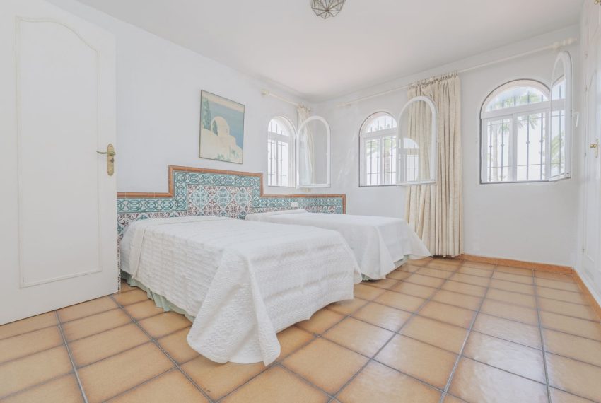 R5064568-Villa-For-Sale-Marbella-Detached-3-Beds-233-Built-17
