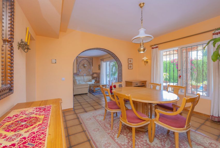 R5064568-Villa-For-Sale-Marbella-Detached-3-Beds-233-Built-9
