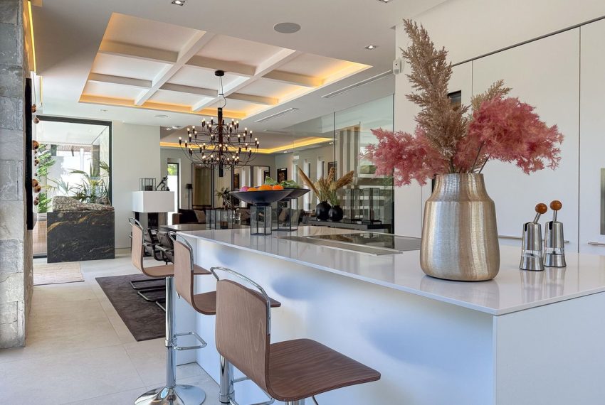R5064691-Villa-For-Sale-The-Golden-Mile-Detached-5-Beds-360-Built-18