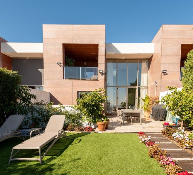 R5065054-Image 1-Semi Detached - 4 Beds - 198 Built