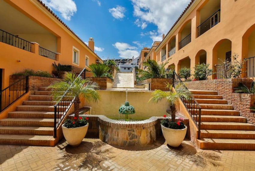 R5065414-Apartment-For-Sale-Nueva-Andalucia-Middle-Floor-2-Beds-113-Built