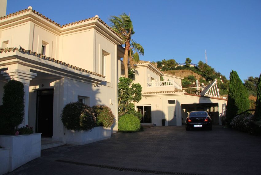 R5066941-Villa-For-Sale-Altos-de-los-Monteros-Detached-5-Beds-618-Built-1