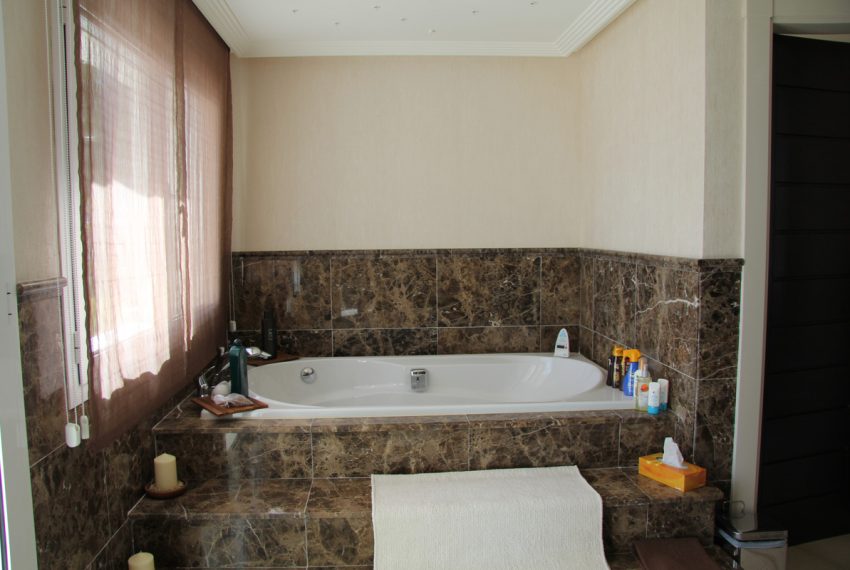 R5066941-Villa-For-Sale-Altos-de-los-Monteros-Detached-5-Beds-618-Built-14