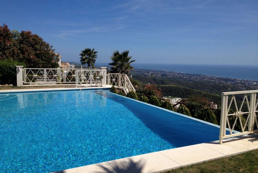 R5066941-Villa-For-Sale-Altos-de-los-Monteros-Detached-5-Beds-618-Built-2