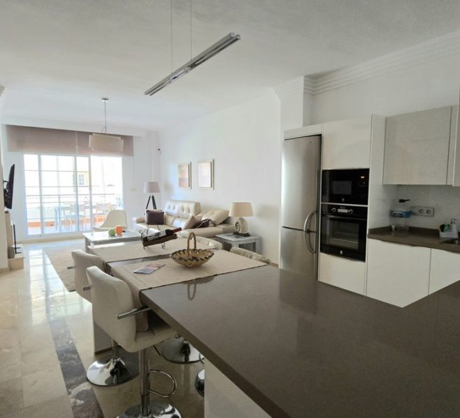 R5066989-Image 1-Middle Floor - 3 Beds - 139 Built