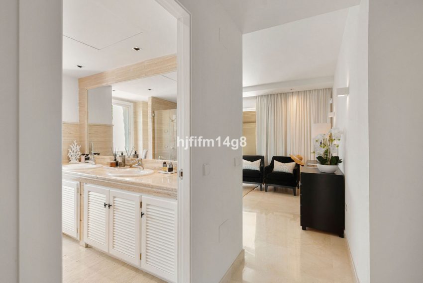 R5067226-Apartment-For-Sale-Nueva-Andalucia-Middle-Floor-3-Beds-300-Built-15