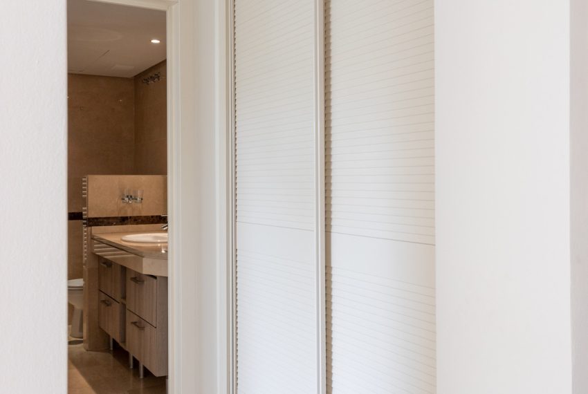 R5067361-Apartment-For-Sale-Nueva-Andalucia-Ground-Floor-1-Beds-109-Built-9