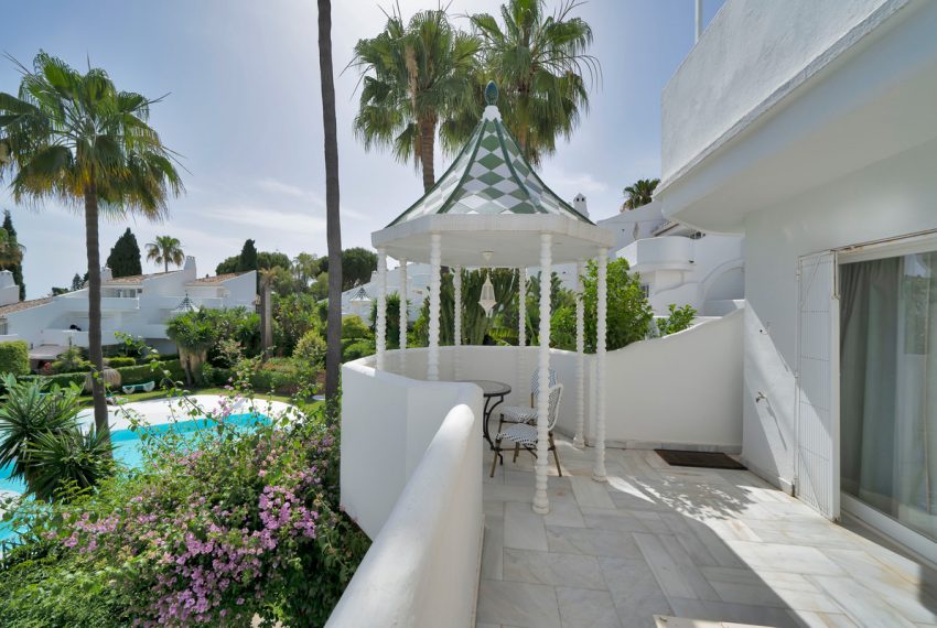 R5067379-Townhouse-For-Sale-The-Golden-Mile-Terraced-4-Beds-233-Built