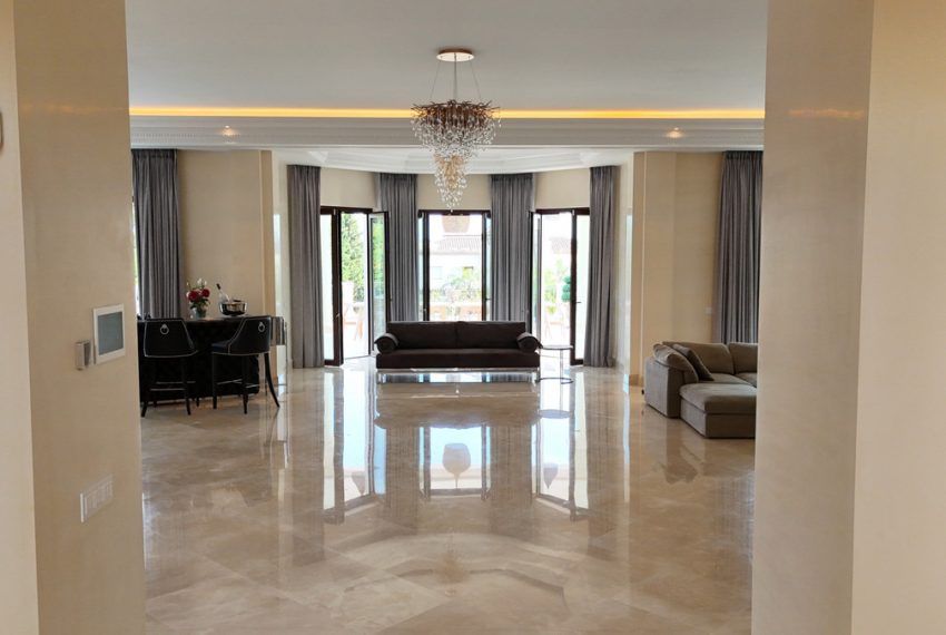 R5067382-Villa-For-Sale-Sierra-Blanca-Detached-8-Beds-2200-Built-3