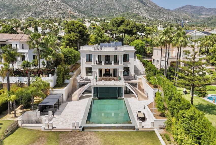 R5067382-Villa-For-Sale-Sierra-Blanca-Detached-8-Beds-2200-Built