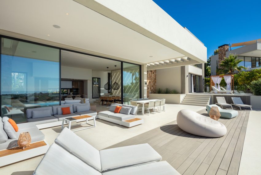R5067415-Villa-For-Sale-Nueva-Andalucia-Detached-5-Beds-736-Built-1