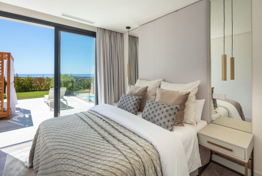 R5067415-Villa-For-Sale-Nueva-Andalucia-Detached-5-Beds-736-Built-13