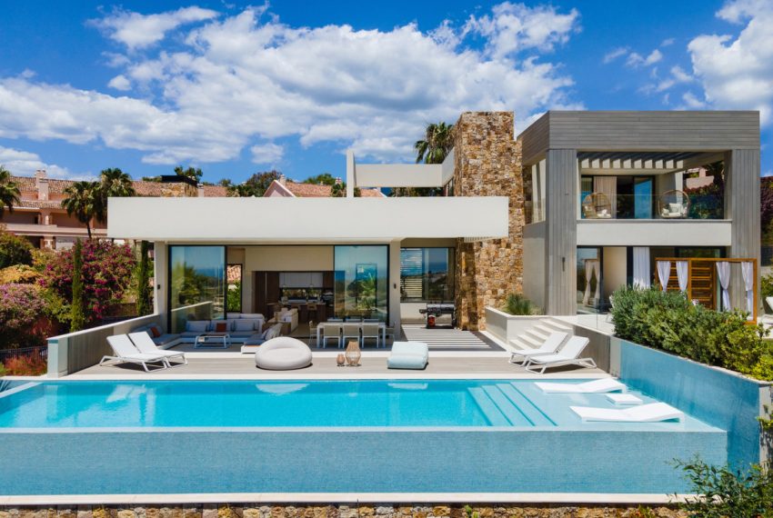 R5067415-Villa-For-Sale-Nueva-Andalucia-Detached-5-Beds-736-Built