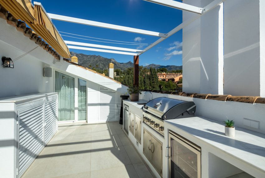 R5068114-Apartment-For-Sale-The-Golden-Mile-Penthouse-5-Beds-291-Built-4