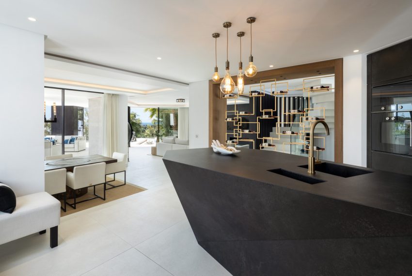 R5068216-Villa-For-Sale-Benahavis-Detached-5-Beds-1085-Built-4