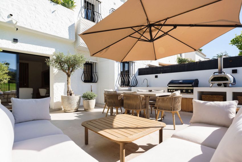 R5068276-Townhouse-For-Sale-Nueva-Andalucia-Terraced-3-Beds-182-Built-2